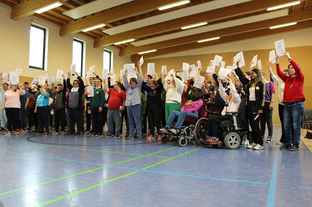 Read more about the article TanzIN-Festival (II) mit Menschen mit geistiger Behinderung 2023